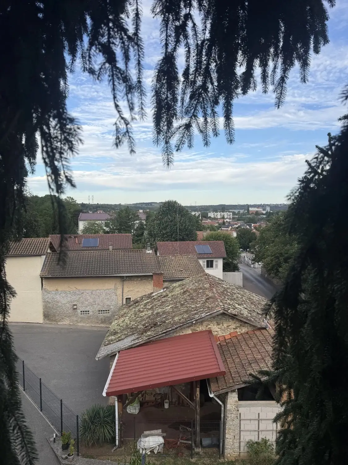 Jardins du Nord-Isère vus d'en haut, chantier CED'Élagage en Nord-Isère